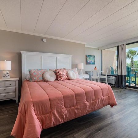 Ground Floor Ocean Front Studio - Caravelle Resort 124 Миртъл Бийч Екстериор снимка