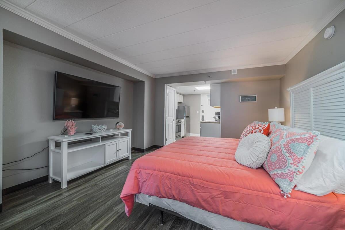 Ground Floor Ocean Front Studio - Caravelle Resort 124 Миртъл Бийч Екстериор снимка