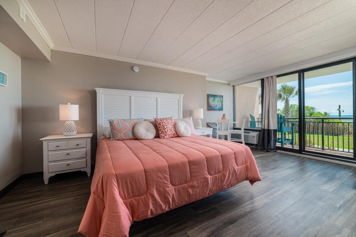 Ground Floor Ocean Front Studio - Caravelle Resort 124 Миртъл Бийч Екстериор снимка